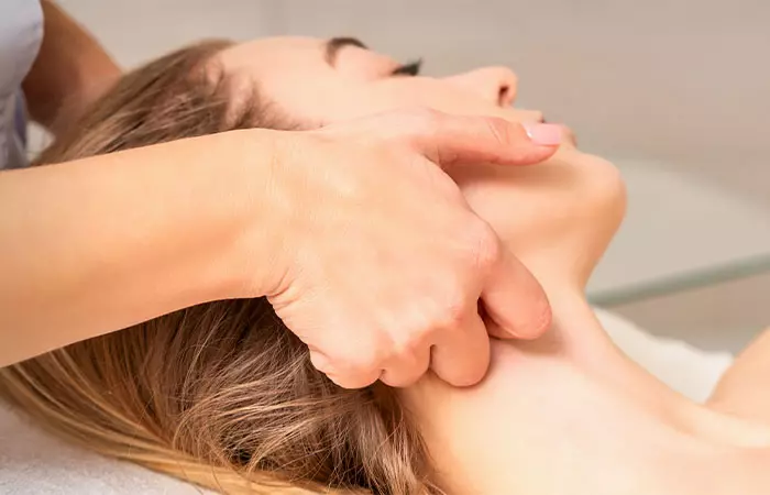 Perform A 3 Minutes Lymphatic Massage