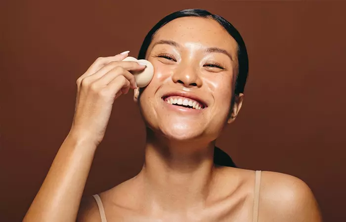 Use A Moist Sponge To Blend The Makeup