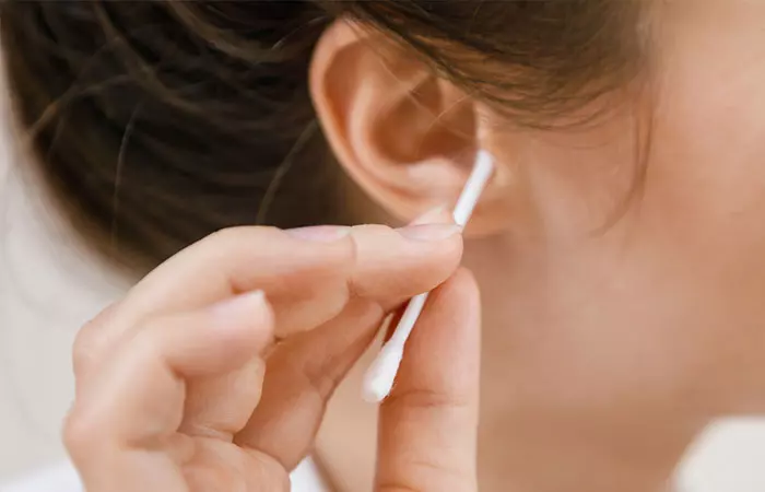Using Q-Tips To Clean Your Ears