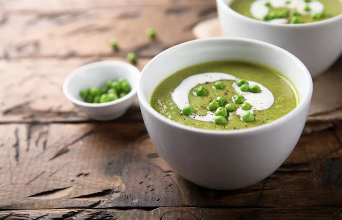 Creamy green pea soup