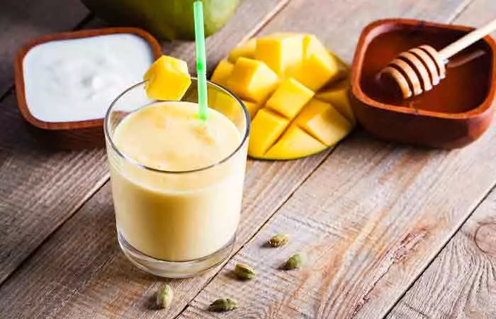Mango and yogurt smoothie