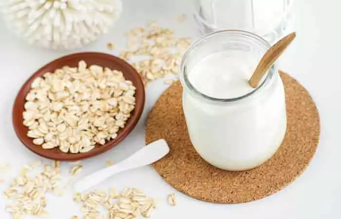 Oatmeal-And-Yogurt-Scrub