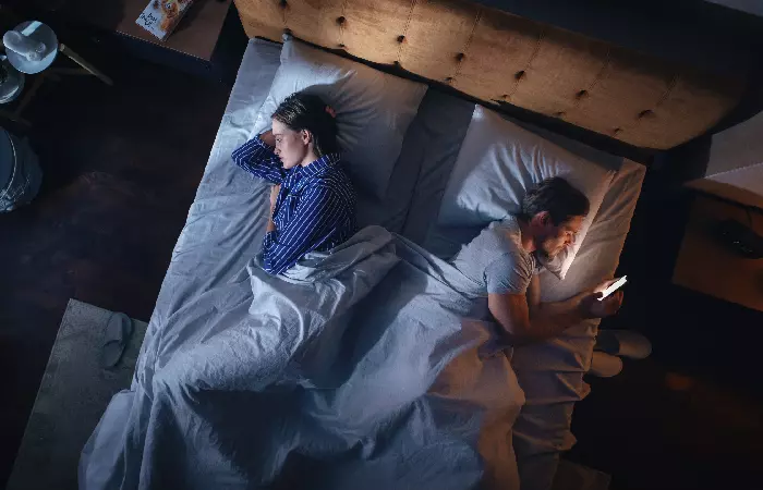 Signs Your Boyfriend Might Be Hiding Something