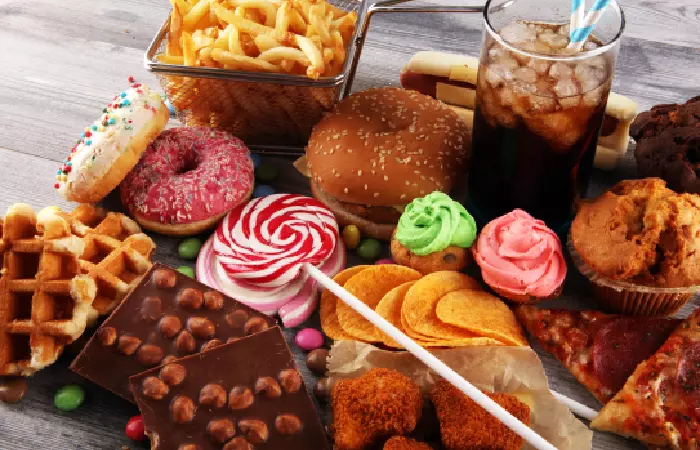 Avoid sugary and processed foods on the insulin resistance diet