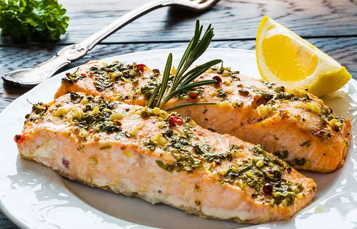 Baked salmon with lemon and herbs