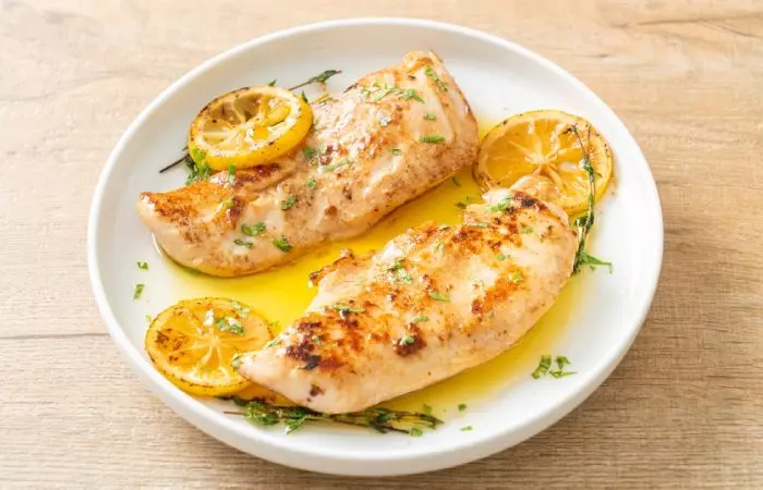 Grilled lemon herb chicken for a low-sodium diet