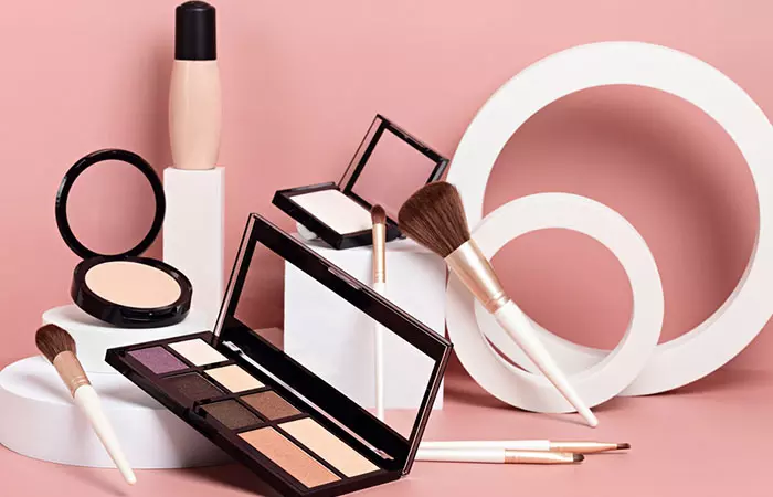 Know The Ingredients Present In Your Makeup