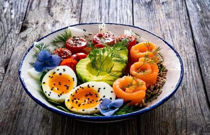 Salmon And Leafy Greens