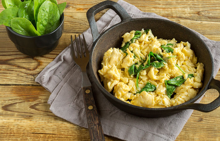 Soft scrambled eggs with spinach