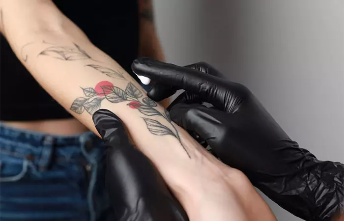Tattoo fading cream for fading a tattoo