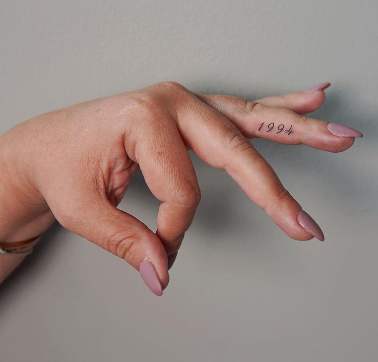 Cute Little Finger Tattoos: Over 11 Royalty-Free Licensable Stock Vectors &  Vector Art | Shutterstock