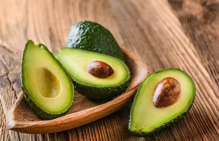 Protein treatment for natural hair with avocado