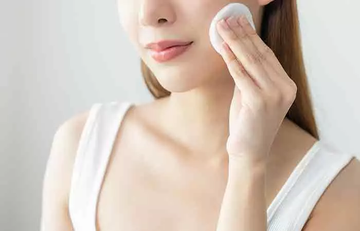 Remove Your Makeup Properly At The End Of The Day