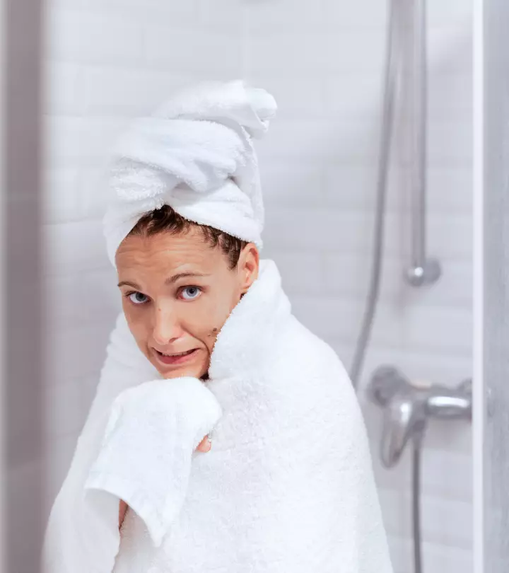 The Secret To Keeping Warm After Showering In Winter