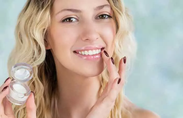 Use Primer And Outline Your Lips