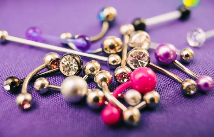 A bunch of jewelry rings to be used in hip piercings