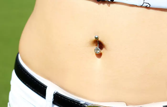 It is important to pick the right piercing gauge for a belly button piercing