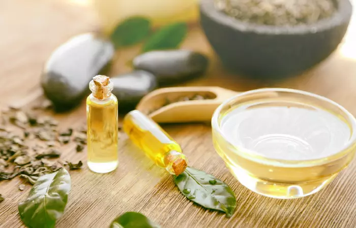 Tea tree oil mixed with sea salt solution