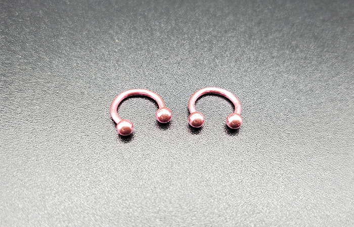 Horseshoe barbells for nipple piercing