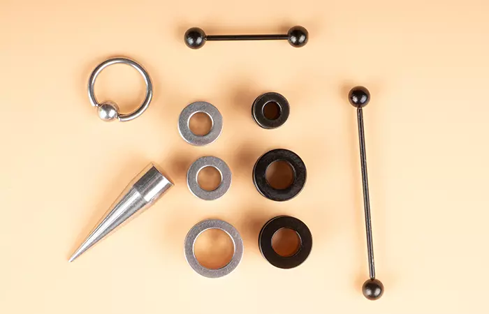 Piercing accessories of varying gauges