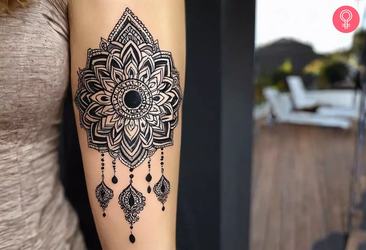 8 Beautiful Chandelier Tattoo Design Ideas - 88