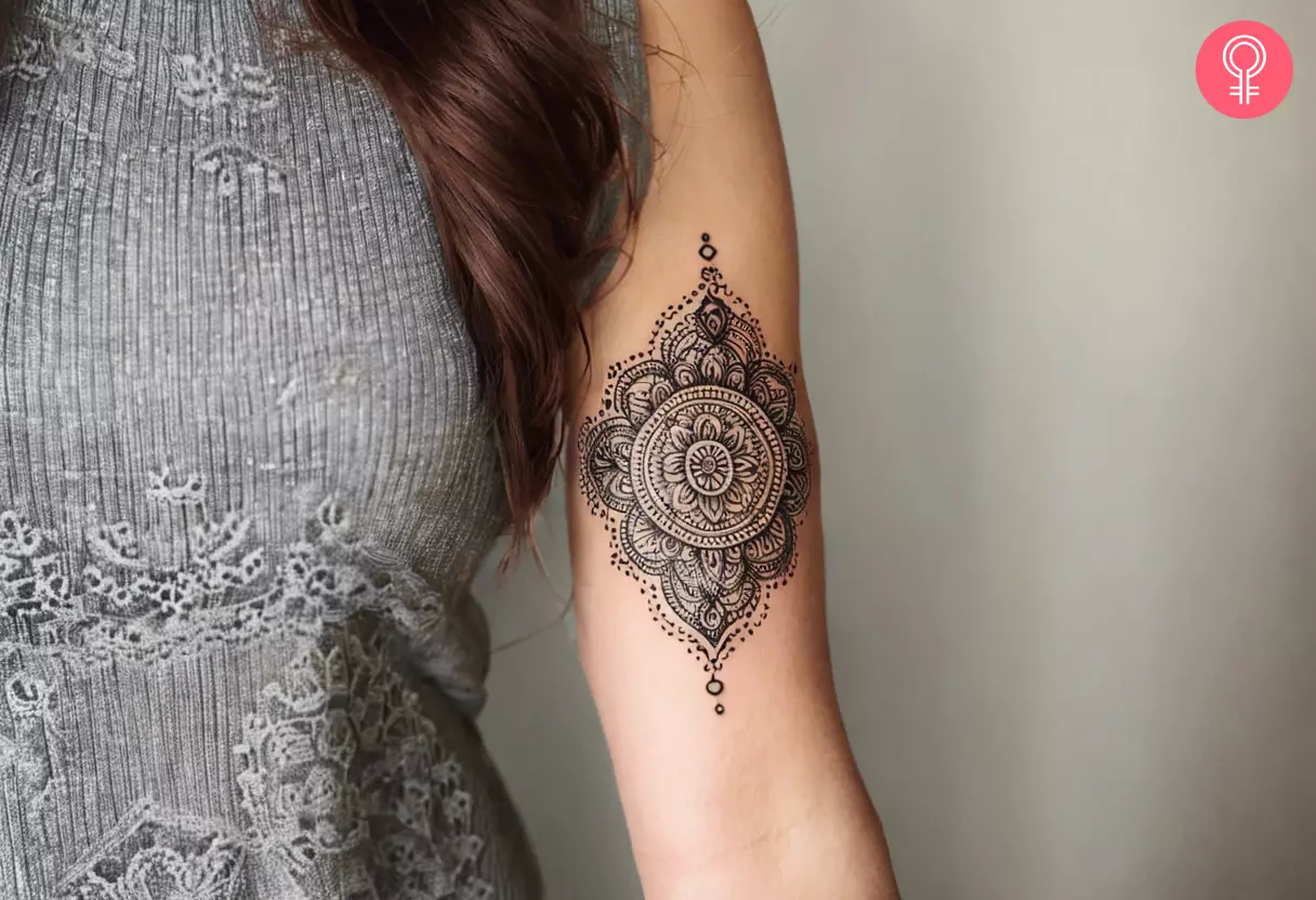 8 Beautiful Chandelier Tattoo Design Ideas - 85