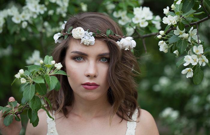 Easy Renaissance Hairstyle For Short Hair 