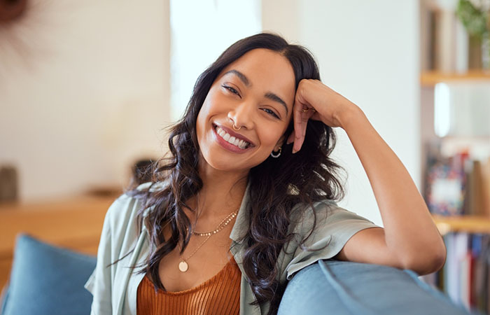 A woman with a Hispanic Latina hairstyle