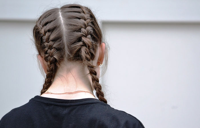 8 Trendy Softball Hairstyles For Every Player - 11