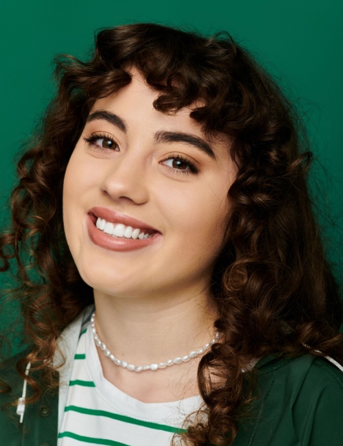 A woman with shaggy layered hairstyle