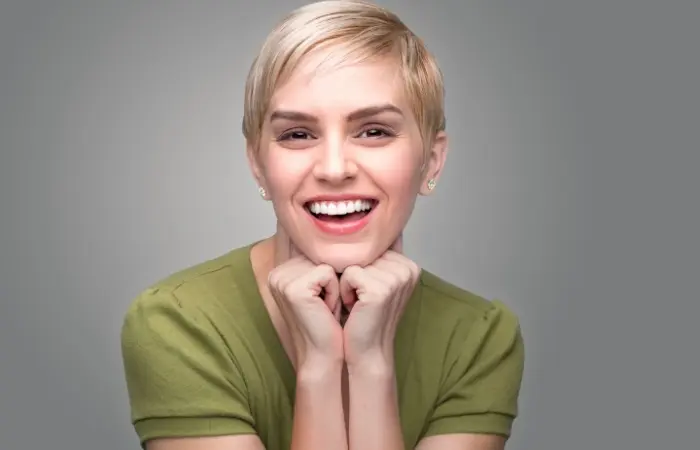 Women with oval face shape