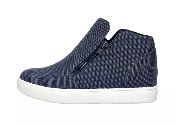 CUSHIONAIRE Women’s Hart Wedge Sneaker