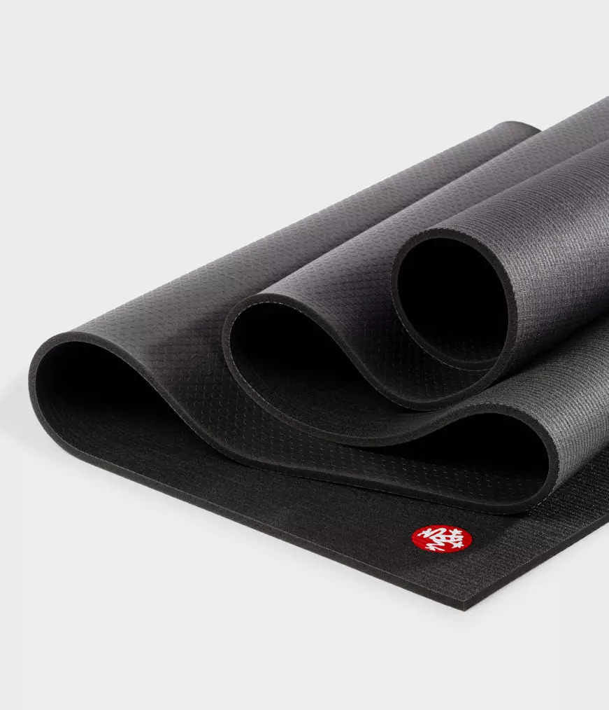 Manduka PRO Yoga Mat ? Premium 6mm Thick Mat, Eco Friendly, Oeko-Tex Certified, Free of ALL Chemicals, High Performance Grip, Ultra Dense Cushioning for Support & Stability in Yoga, Pilates, Gym and Any General Fitness - 71 inches, Black