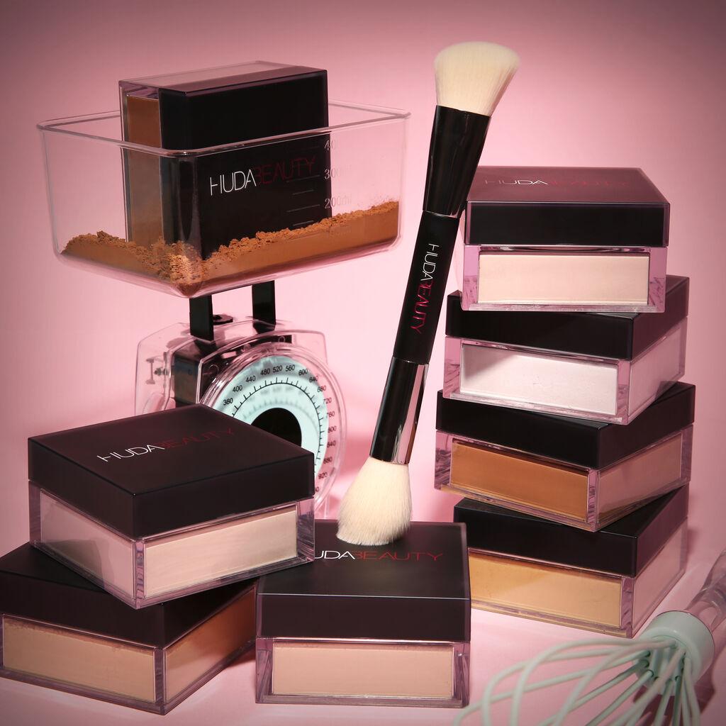 NEW HUDA BEAUTY Easy Bake Loose Baking and Setting Powder